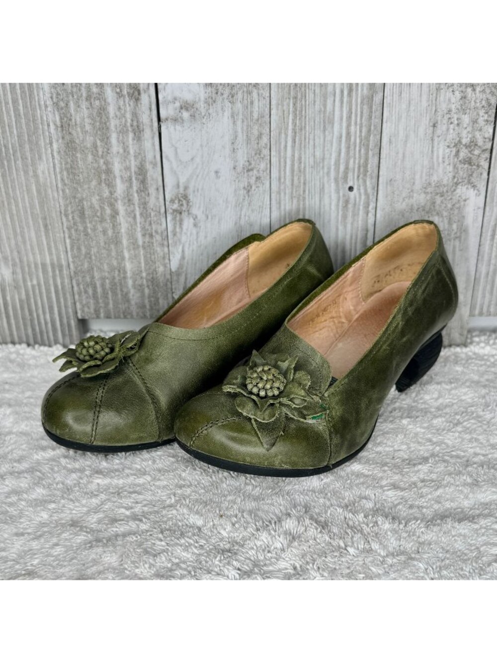 Boutique Handmade Chunky Heel Green Leather Pumps Size 7.5M
